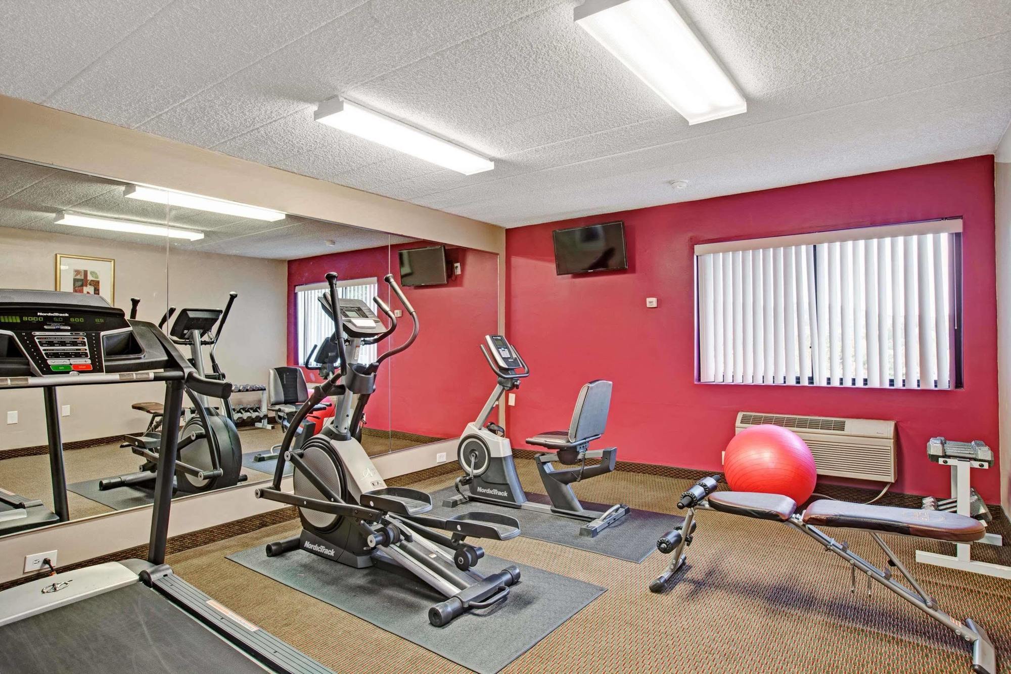 Ramada By Wyndham Rockaway Hotel Exterior photo